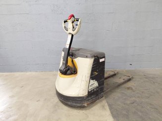 Pedestrian pallet truck Crown WP3020-2.0