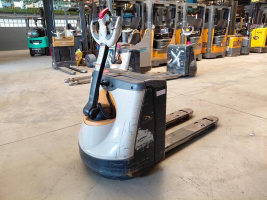 Pedestrian pallet truck Crown WP3020-2.0 - 1