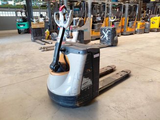 Pedestrian pallet truck Crown WP3020-2.0
