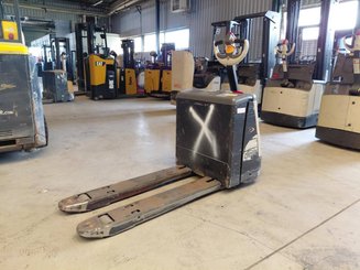 Pedestrian pallet truck Crown WP3020-2.0