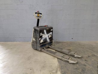 Pedestrian pallet truck Crown WP3020-2.0