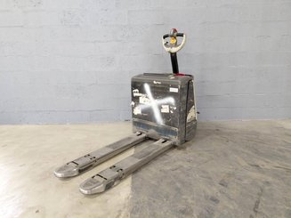 Pedestrian pallet truck Crown WP3020-2.0