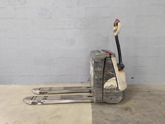 Pedestrian pallet truck Crown WP3020-2.0