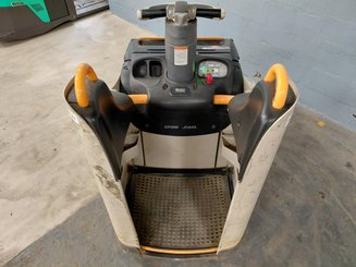 Stand-on pallet truck Crown WT3040 2.00