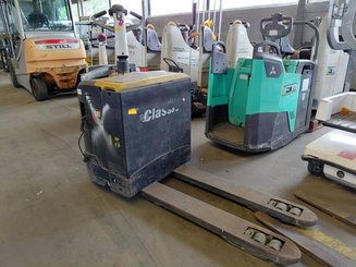 Stand-on pallet truck Caterpillar NPV20N