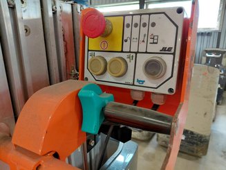 Vertical lift platform JLG TOUCAN DUO