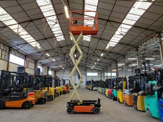 Scissor lift platform JLG 1532R