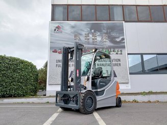 Four wheel front forklift STILL RX60-40