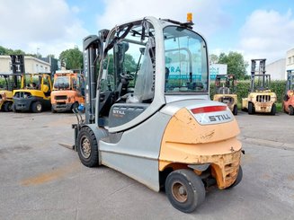 Four wheel front forklift STILL RX60-40
