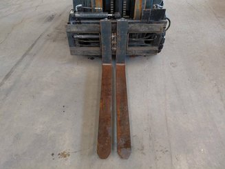 Four wheel front forklift STILL R60-25