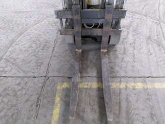 Articulated forklift Aisle Master 20SE