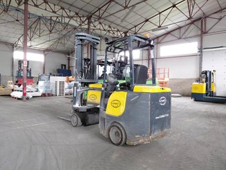 Articulated forklift Aisle Master 20SE