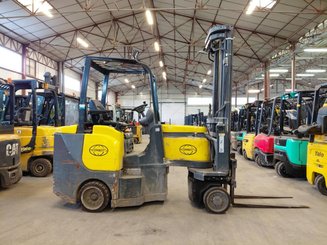 Articulated forklift Aisle Master 20SE