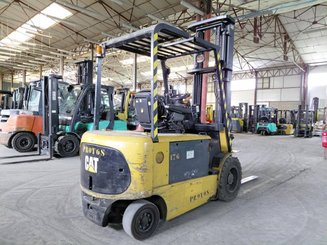 Four wheel front forklift Caterpillar EP30K