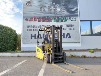 Three wheel front forklift Caterpillar EP18NT