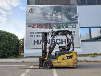 Three wheel front forklift Caterpillar EP18NT