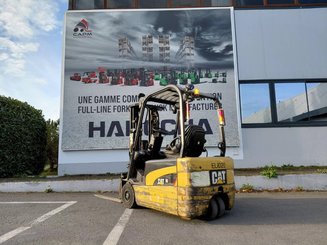 Three wheel front forklift Caterpillar EP18NT