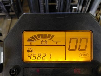 Three wheel front forklift Caterpillar EP18NT