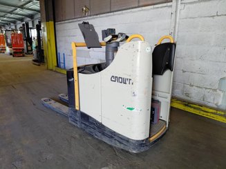 Stand-on pallet truck Crown WT3040