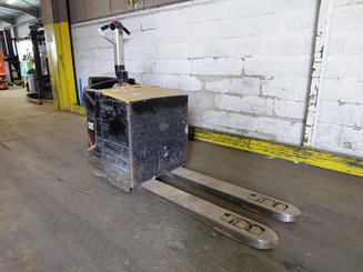 Stand-on pallet truck Caterpillar NPV20N2