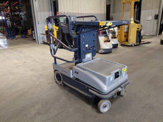 Vertical lift platform JLG 10MSP