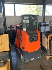 Vertical lift platform JLG DSP-M