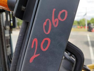 Four wheel front forklift TCM FD25T3