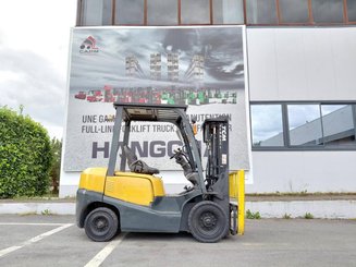 Four wheel front forklift TCM FD25T3