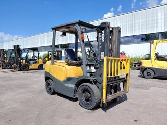 Four wheel front forklift TCM FD25T3