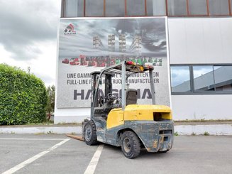 Four wheel front forklift TCM FD30T3