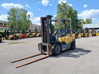 Four wheel front forklift TCM FD30T3
