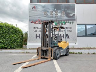 Four wheel front forklift TCM FD30T3