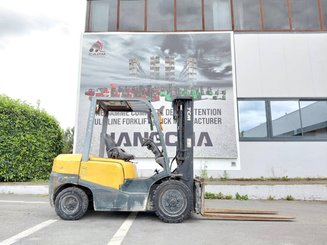 Four wheel front forklift TCM FD30T3