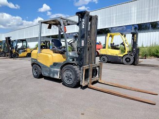 Four wheel front forklift TCM FD30T3