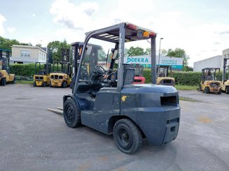 Four wheel front forklift TCM FD30T3