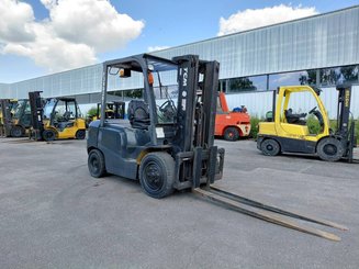 Four wheel front forklift TCM FD30T3