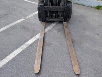 Four wheel front forklift TCM FD30T3