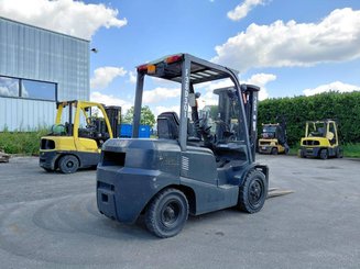 Four wheel front forklift TCM FD30T3
