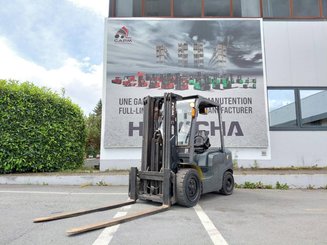 Four wheel front forklift TCM FD30T3