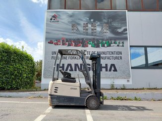 Four wheel front forklift Crown SC6040-16