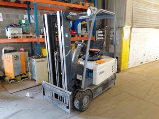 Four wheel front forklift Crown SC6040-16