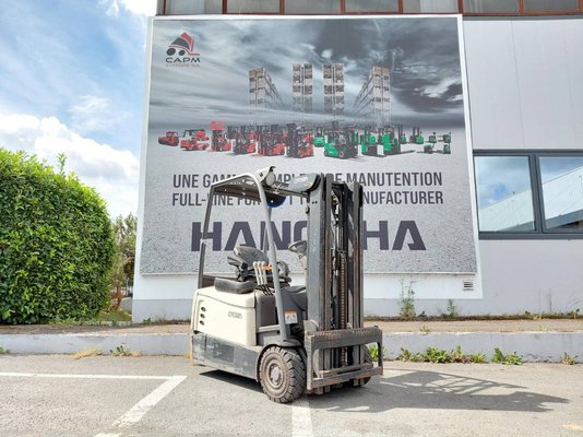 Four wheel front forklift Crown SC6040-16 - 1