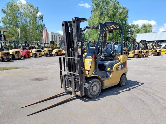 Four wheel front forklift Caterpillar GP18N - 1