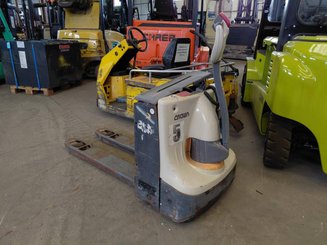 Pedestrian pallet truck Crown WP3010-1.6