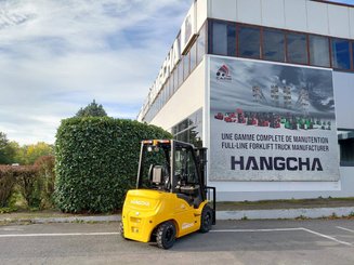 Four wheel front forklift Hangcha XE25i ( CPD25-XEY2HA-SI )