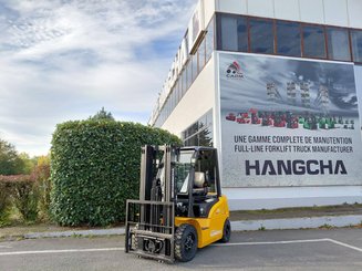 Four wheel front forklift Hangcha XE25i ( CPD25-XEY2HA-SI )