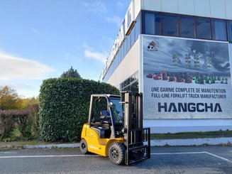 Four wheel front forklift Hangcha XE25i ( CPD25-XEY2HA-SI )
