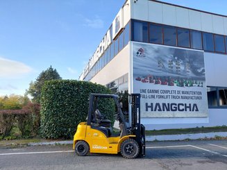 Four wheel front forklift Hangcha XE25i ( CPD25-XEY2HA-SI )