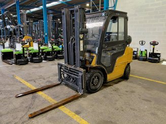 Four wheel front forklift Caterpillar GP25N