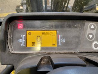 Four wheel front forklift Caterpillar GP25N